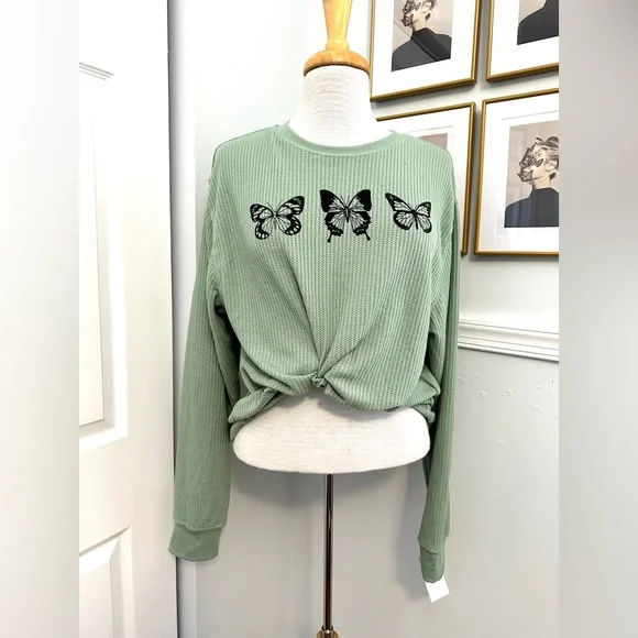 NWT BUNDLE of 3 Light Crew Sweatshirts from MODERNLUX 🌷Size M (1) and L (2) 🌷 - Picture 12 of 14